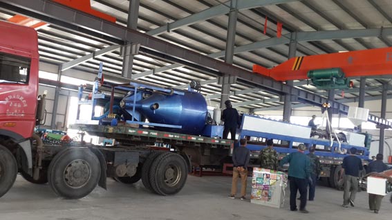 5月13日 潍坊 200大棚被珍珠棉发泡机发货 大棚被保温毡珍珠棉夹层生产线 装满17米大车